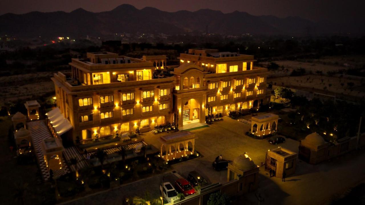 Sahdev Bagh Hotel Puskár Kültér fotó