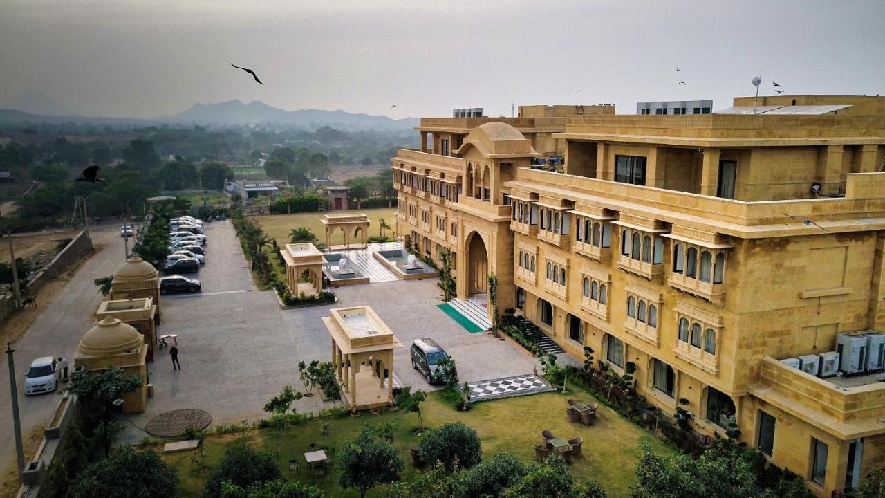 Sahdev Bagh Hotel Puskár Kültér fotó