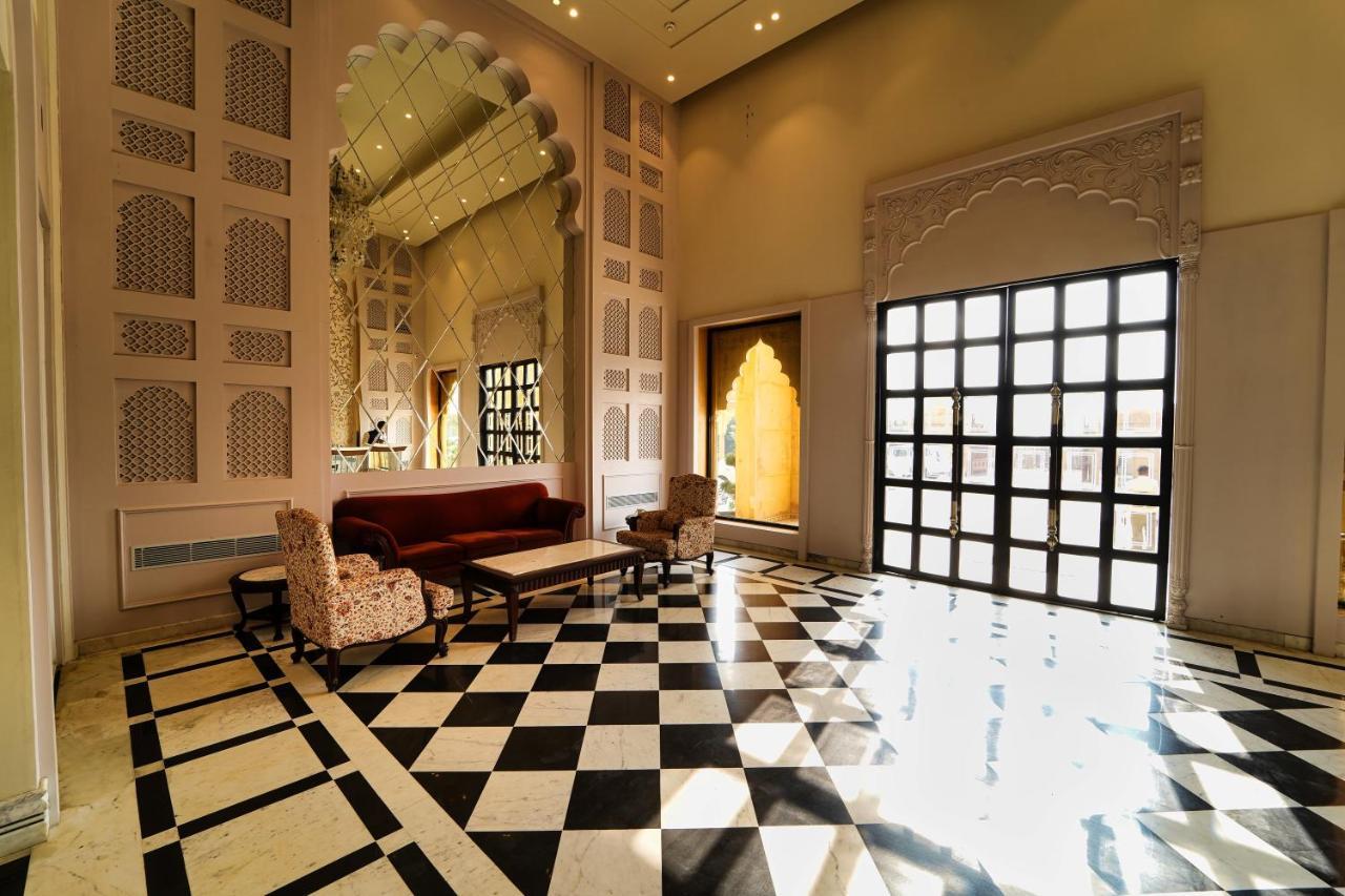 Sahdev Bagh Hotel Puskár Kültér fotó