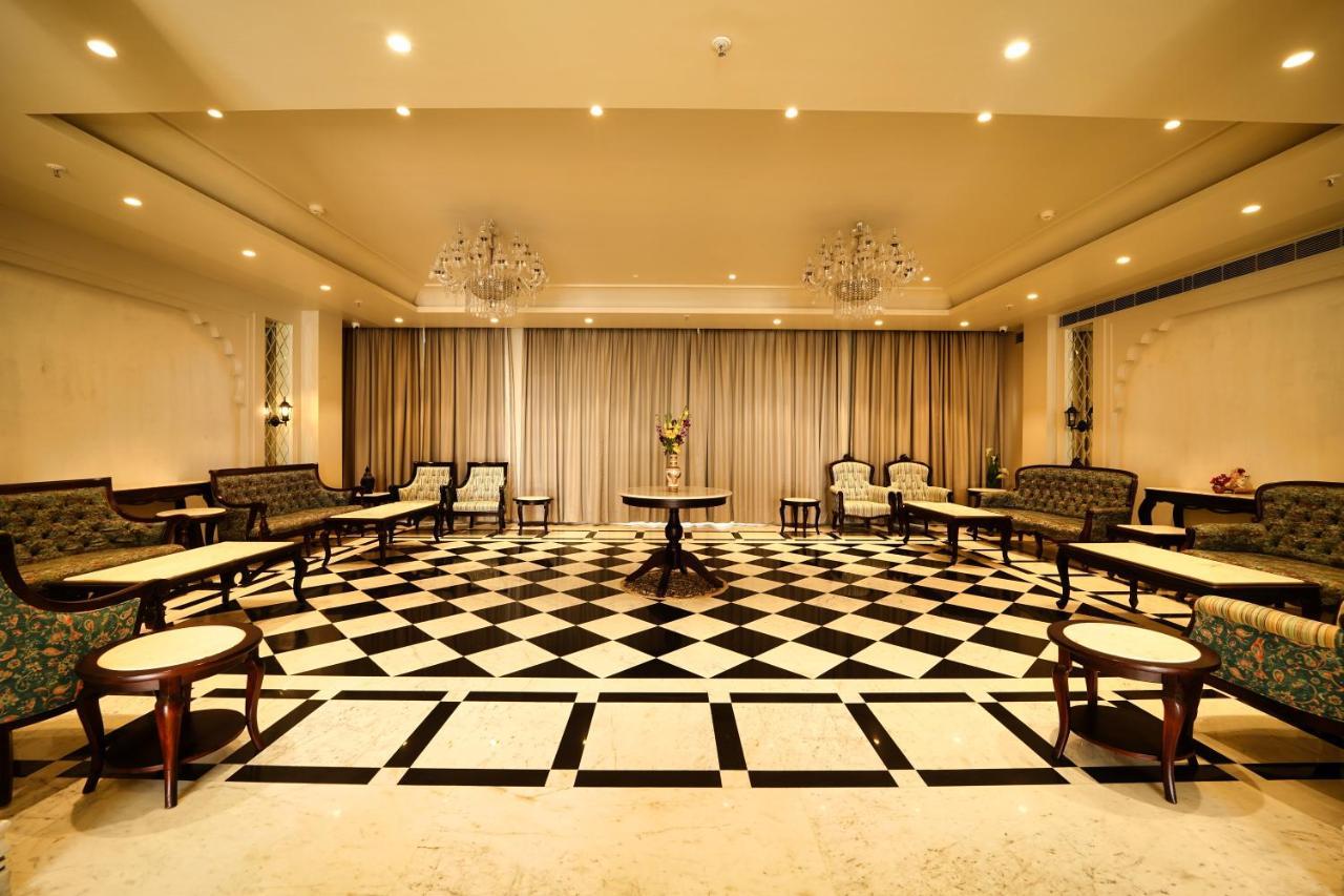 Sahdev Bagh Hotel Puskár Kültér fotó