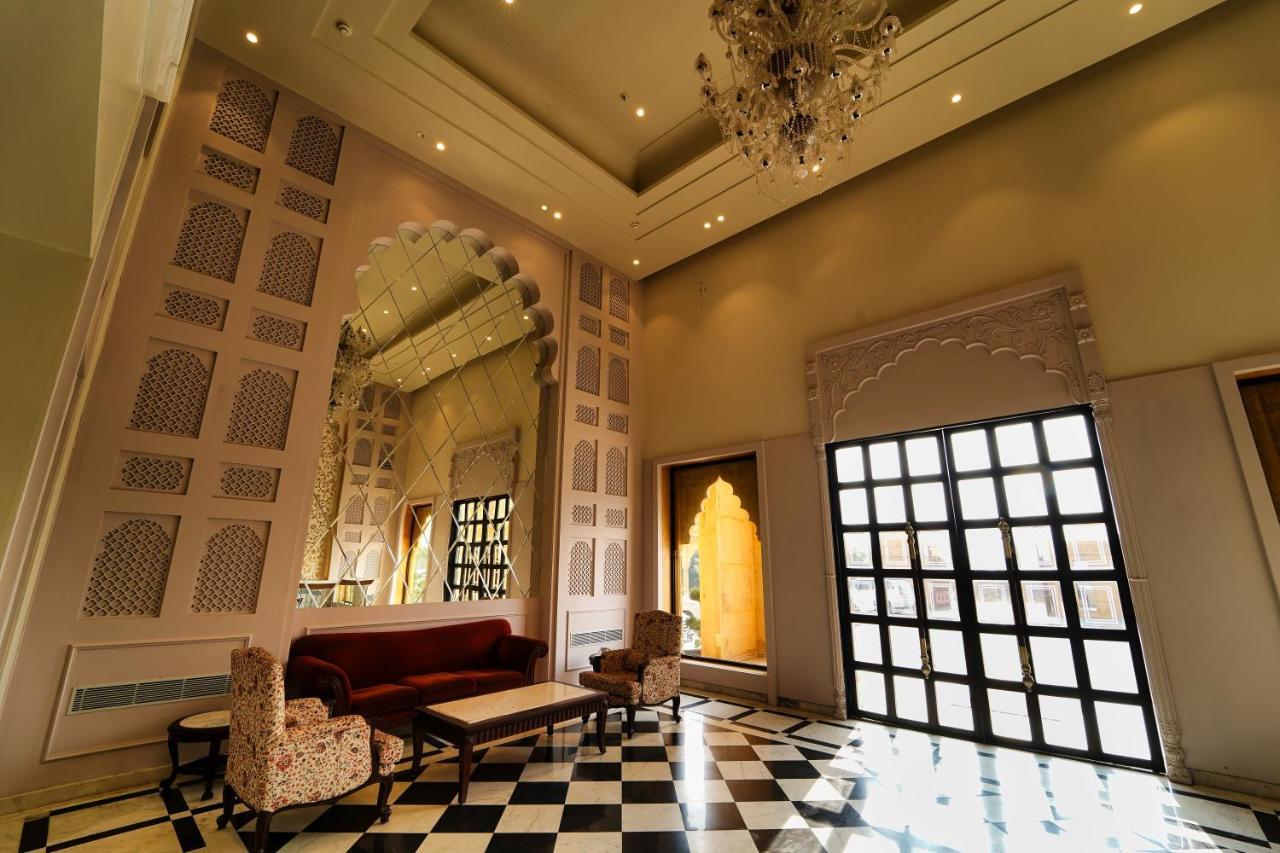 Sahdev Bagh Hotel Puskár Kültér fotó