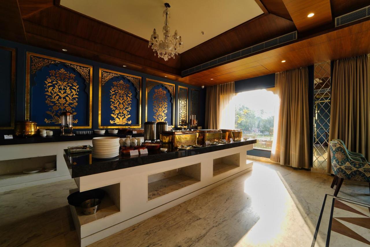 Sahdev Bagh Hotel Puskár Kültér fotó