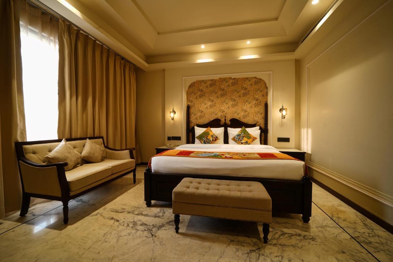 Sahdev Bagh Hotel Puskár Kültér fotó