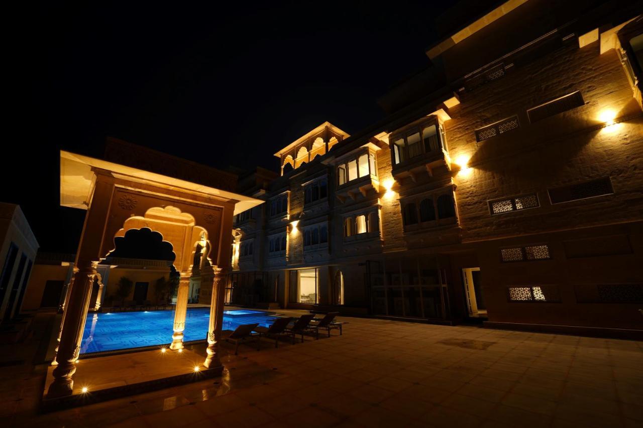 Sahdev Bagh Hotel Puskár Kültér fotó
