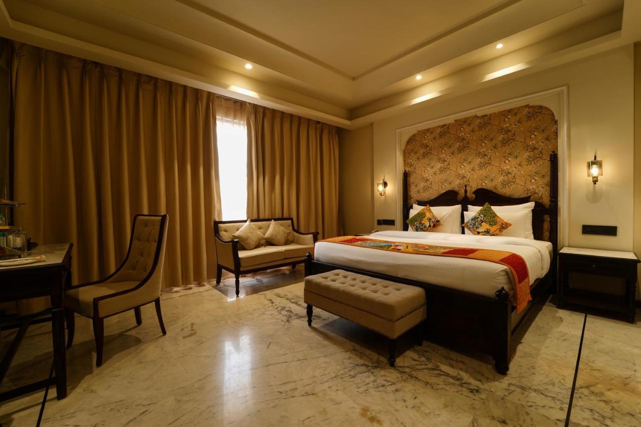 Sahdev Bagh Hotel Puskár Kültér fotó