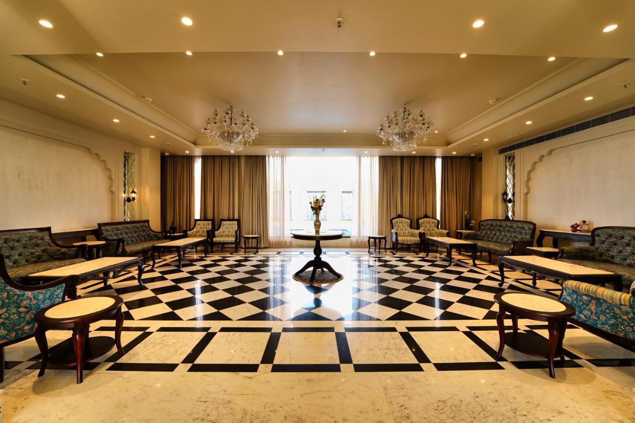 Sahdev Bagh Hotel Puskár Kültér fotó
