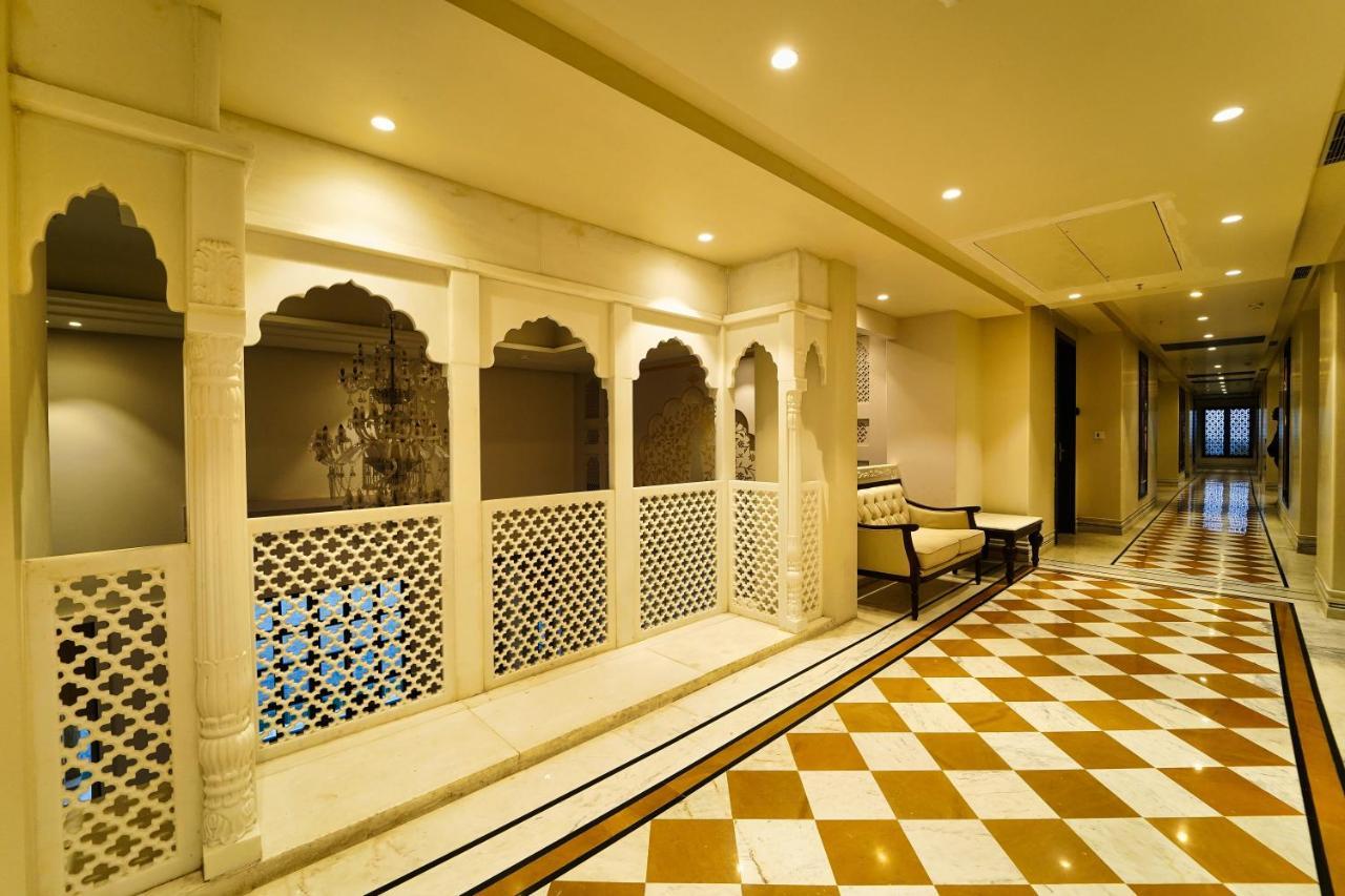 Sahdev Bagh Hotel Puskár Kültér fotó