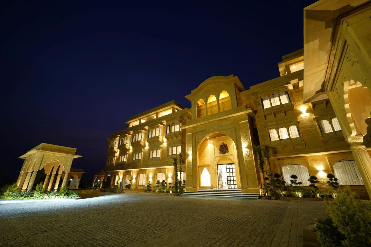 Sahdev Bagh Hotel Puskár Kültér fotó