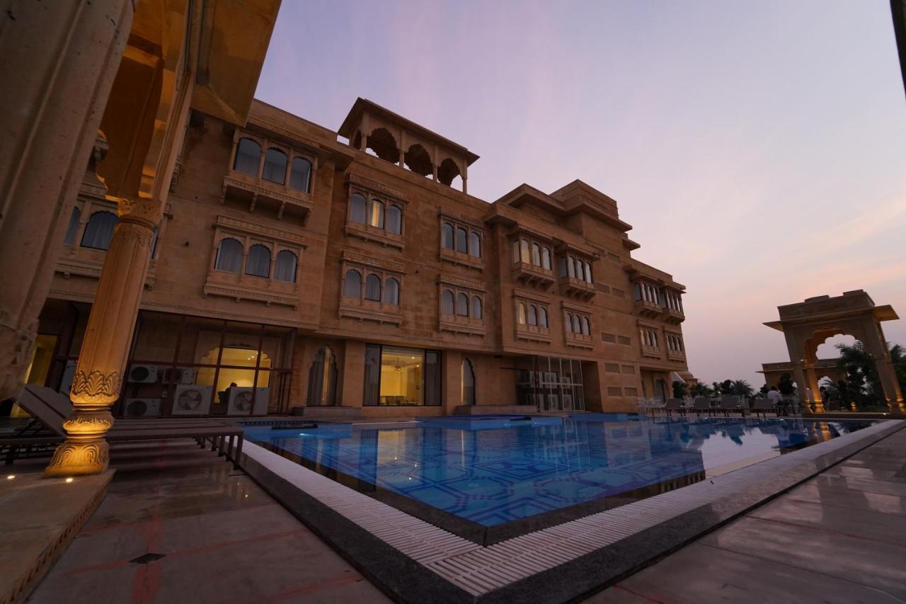 Sahdev Bagh Hotel Puskár Kültér fotó