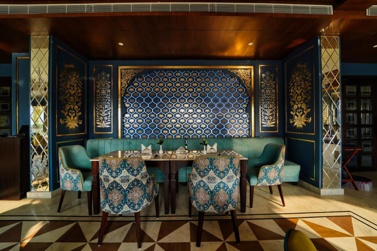 Sahdev Bagh Hotel Puskár Kültér fotó