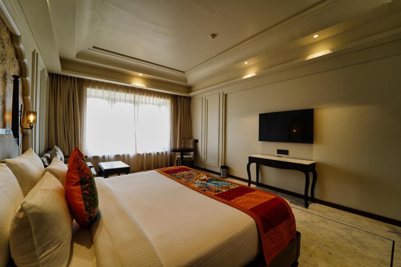 Sahdev Bagh Hotel Puskár Kültér fotó