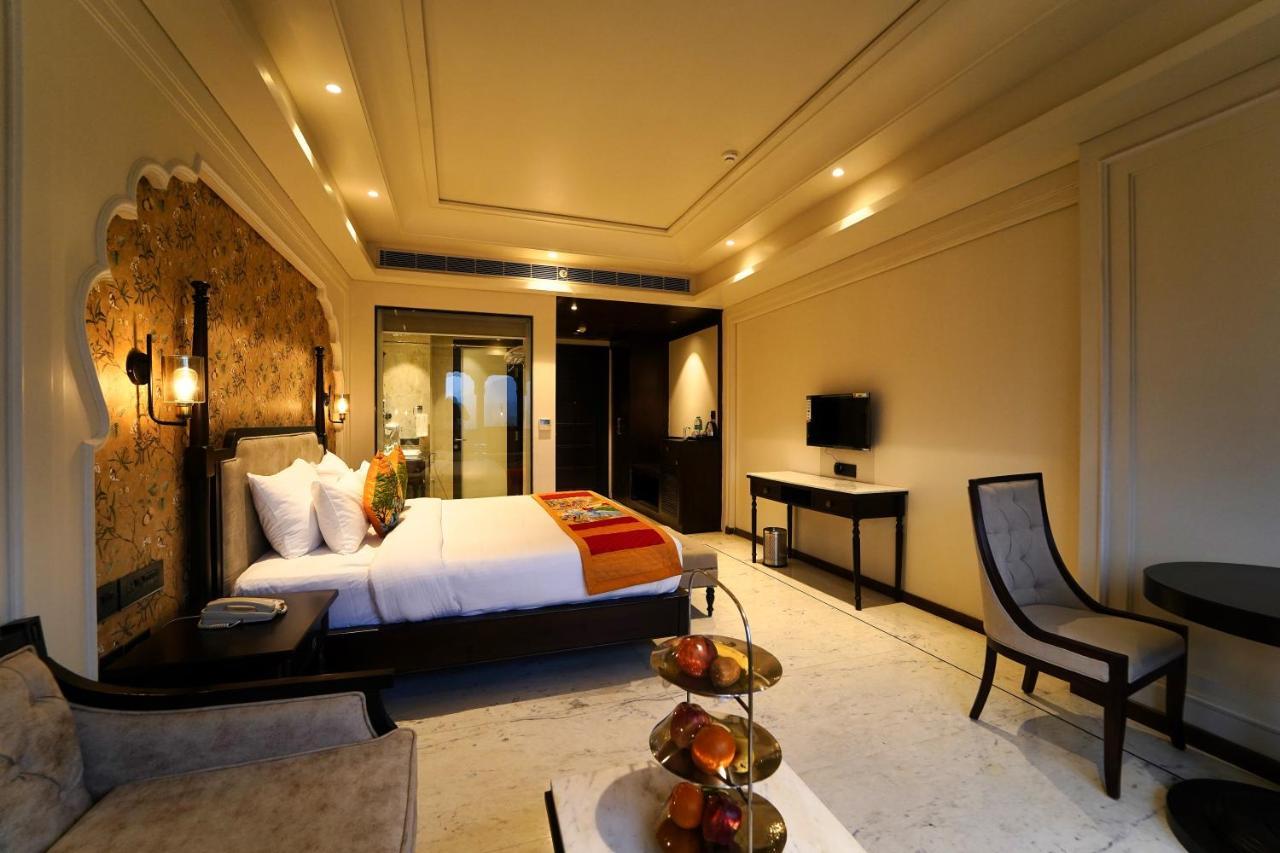 Sahdev Bagh Hotel Puskár Kültér fotó