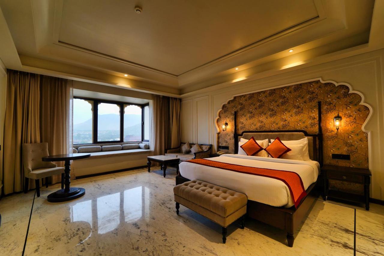 Sahdev Bagh Hotel Puskár Kültér fotó