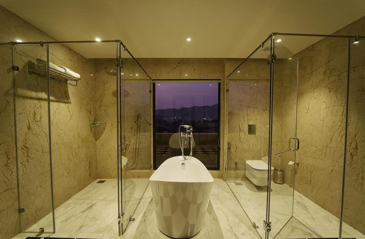 Sahdev Bagh Hotel Puskár Kültér fotó